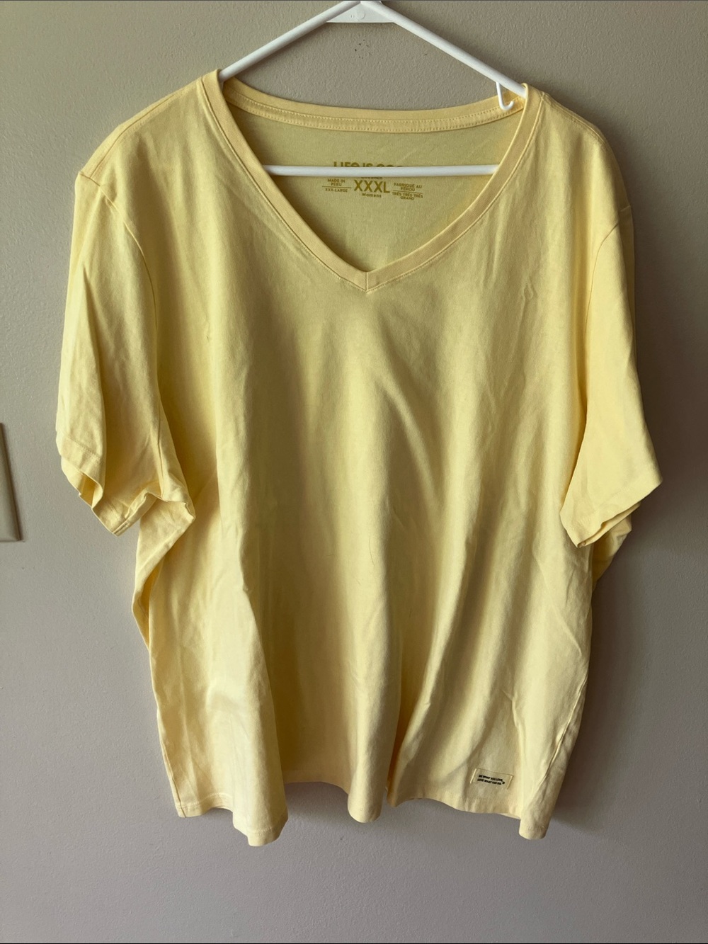 Life Is Good Women's Light Yellow V-Neck Short Sleeve Tee XXXL